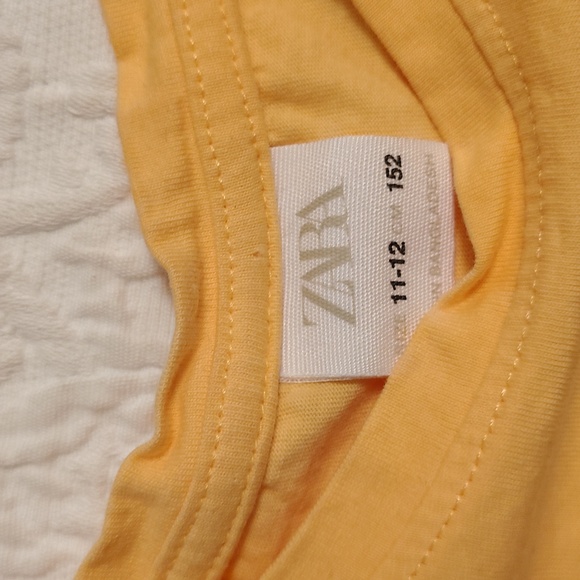 Zara Mustard Ruffle Sleeve Tee - Picture 2 of 6